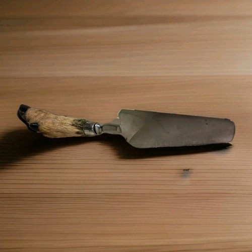 Pelle gâteau manche patte - à,